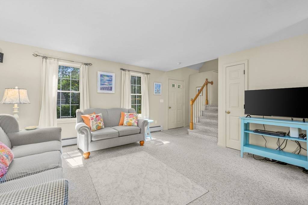 Mashpee, MA 02649,192 Simons Narrows Rd