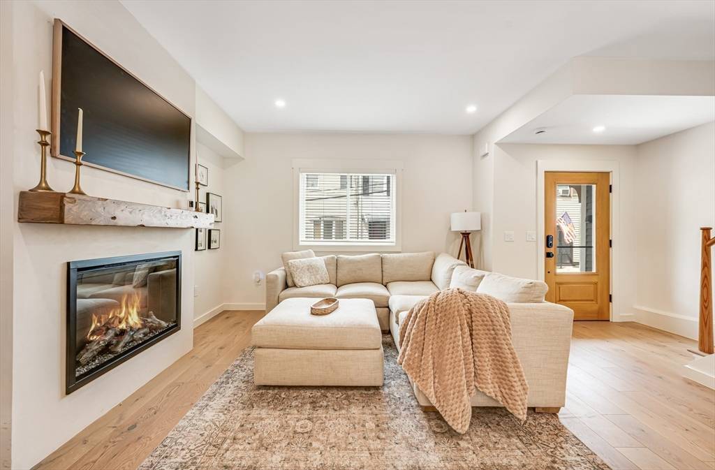 Boston, MA 02127,18 Loring Street