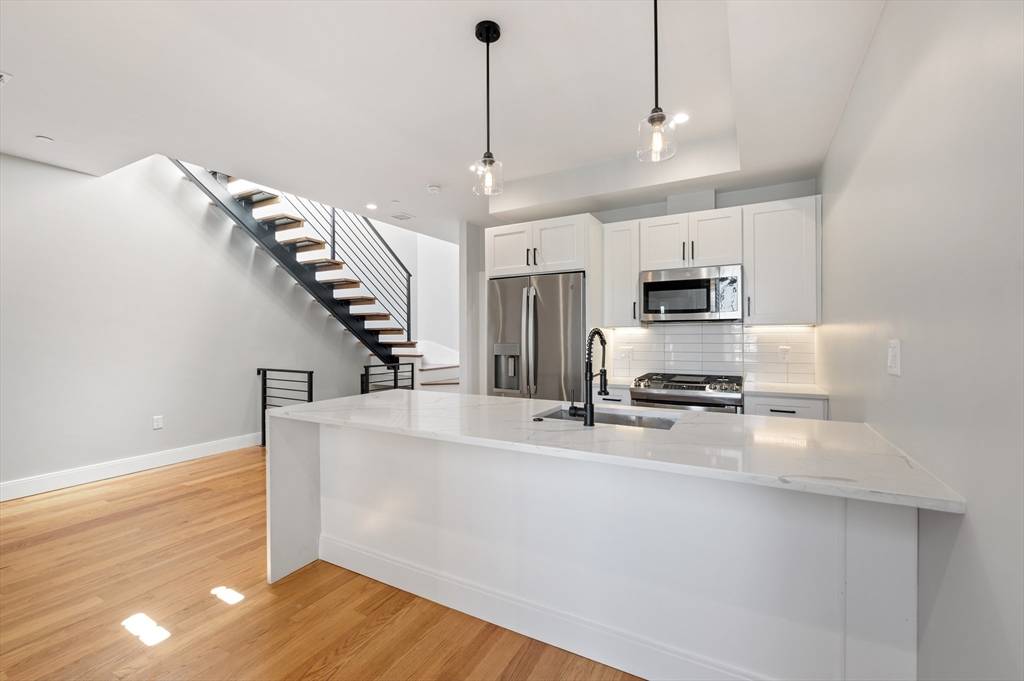 Boston, MA 02127,174 West Seventh #3