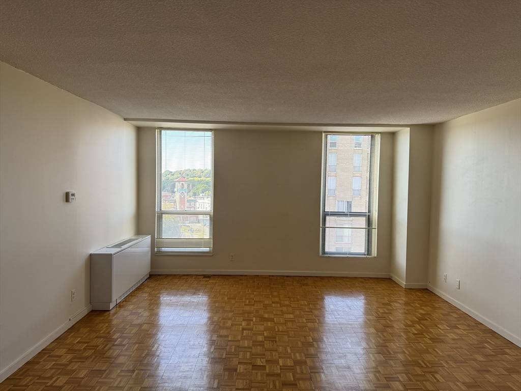 Brookline, MA 02445,33 Pond Ave #1010