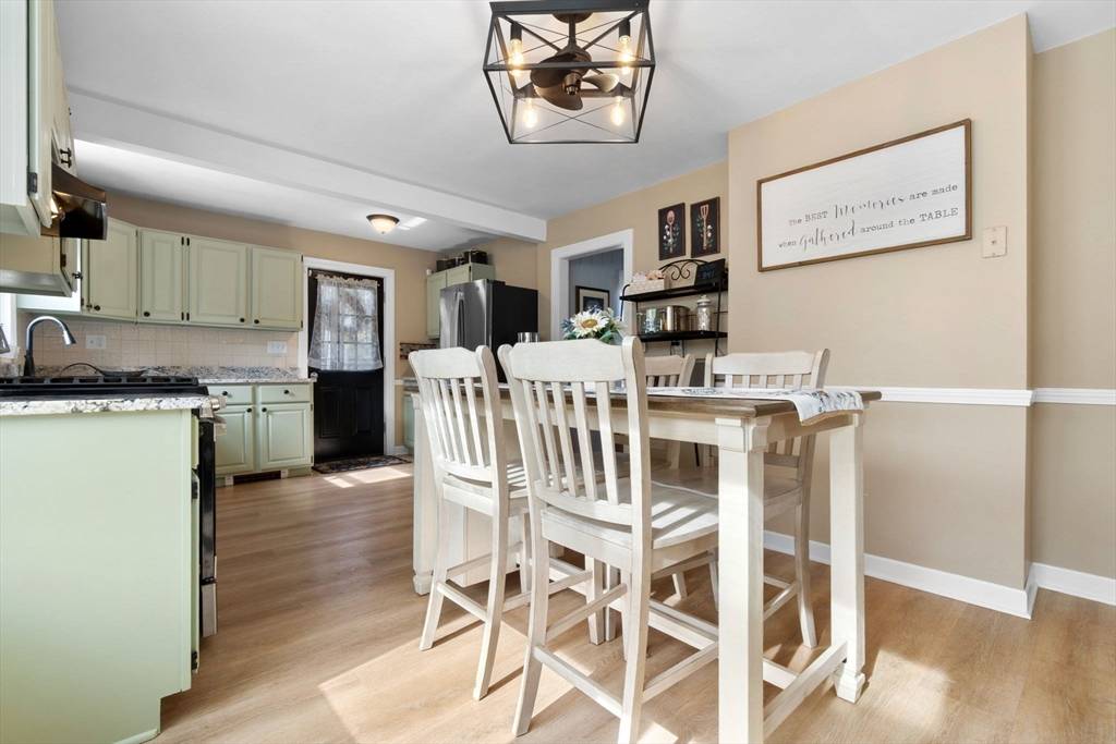 Hamilton, MA 01982,23 Lincoln Ave