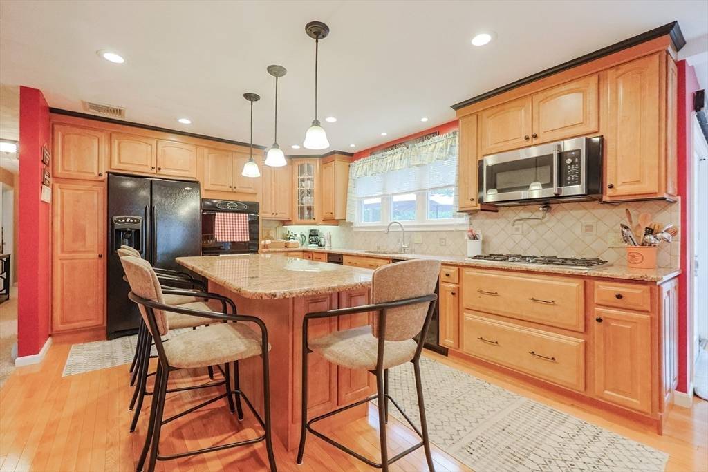 Lynnfield, MA 01940,5 Otter Pond Road