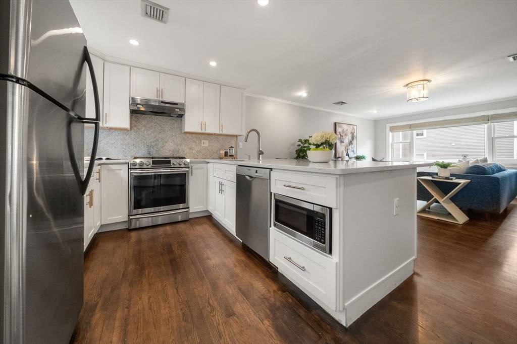 Boston, MA 02127,3 Glover Ct #2