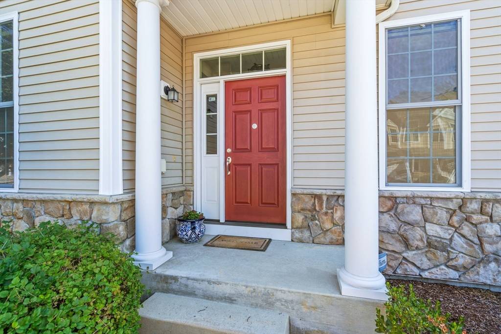 Bolton, MA 01740,11 Pondside Lane #11