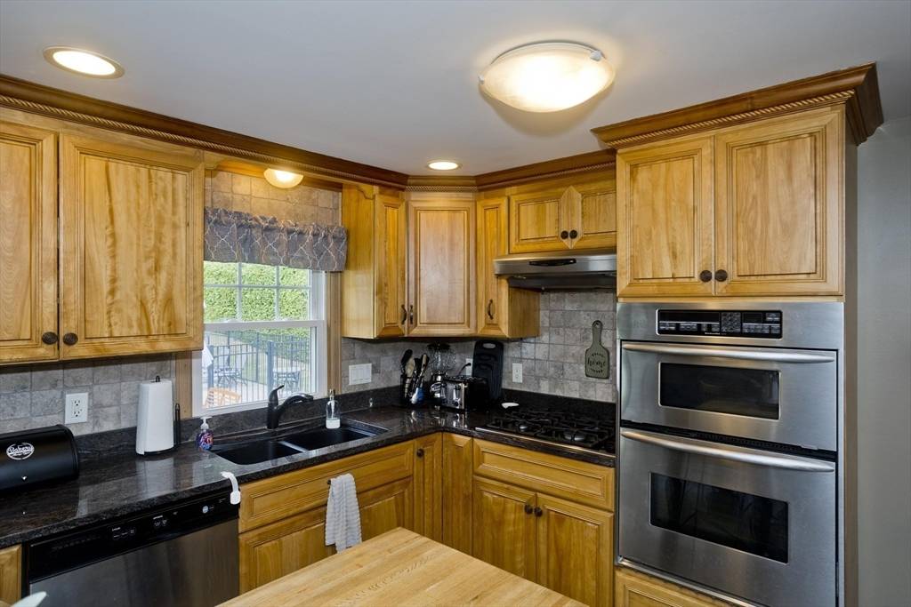 West Springfield, MA 01089,39 Bonnie Brae Dr