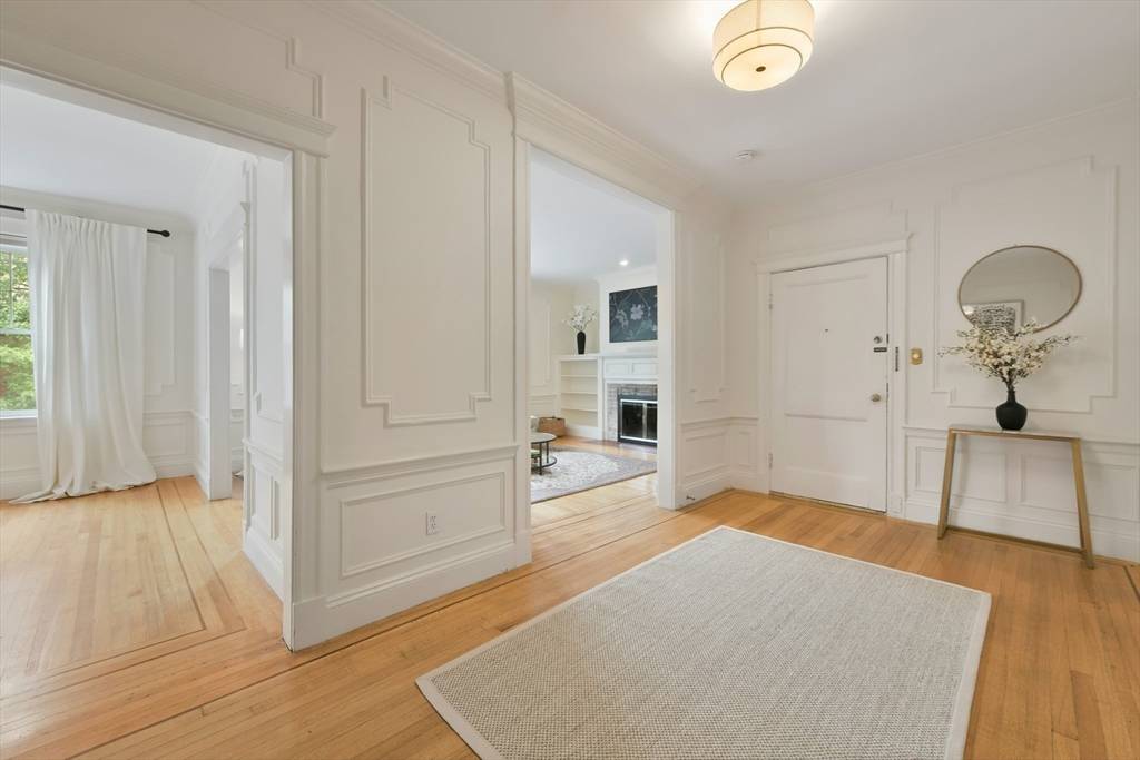 Brookline, MA 02446,125 Park St #6