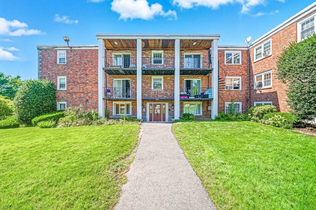 Quincy, MA 02169,808 Willard St #F11