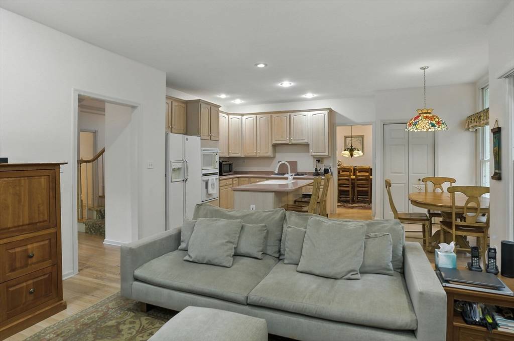 Bedford, MA 01730,7 Alder Way #7