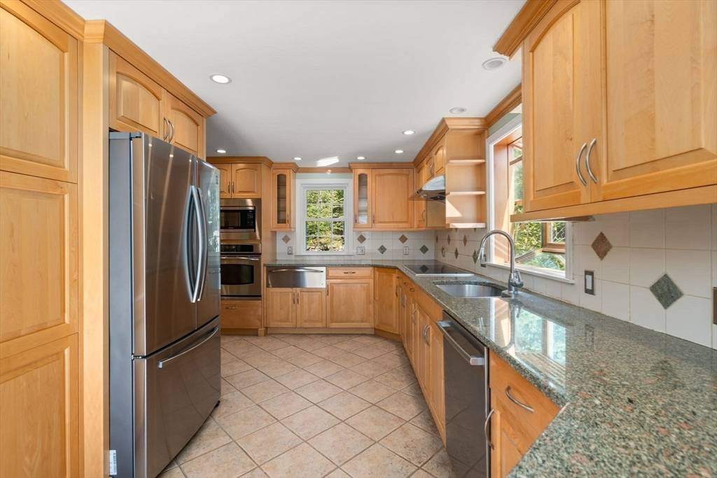 Sherborn, MA 01770,59 Russett Hill Road