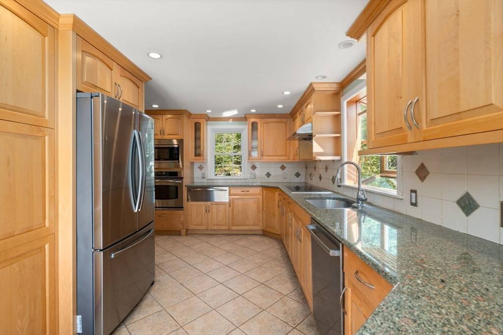 Sherborn, MA 01770,59 Russett Hill Road