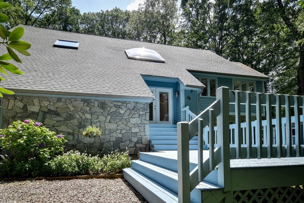 Framingham, MA 01701,5 Joan Avenue