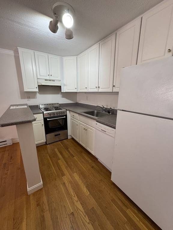 Cambridge, MA 02138,1691 Cambridge St #34
