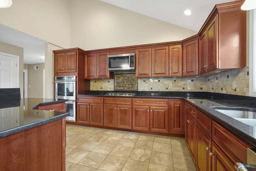 Dighton, MA 02715,3075 Club House