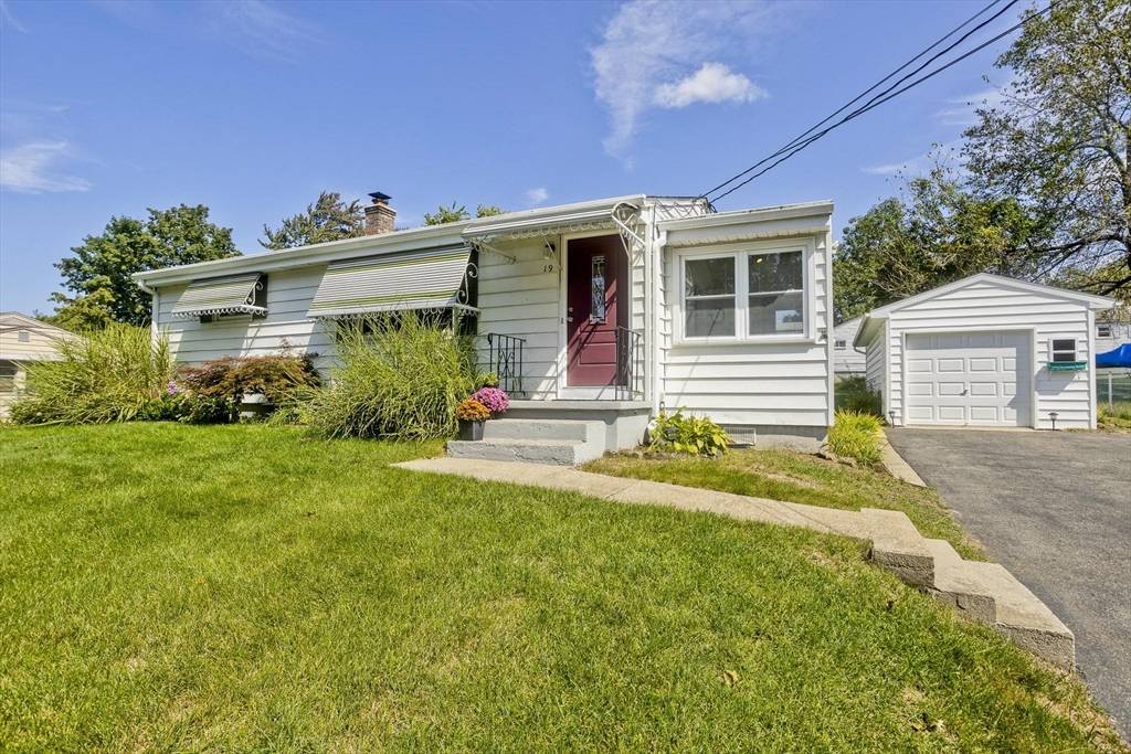 Springfield, MA 01118,19 Dennis St