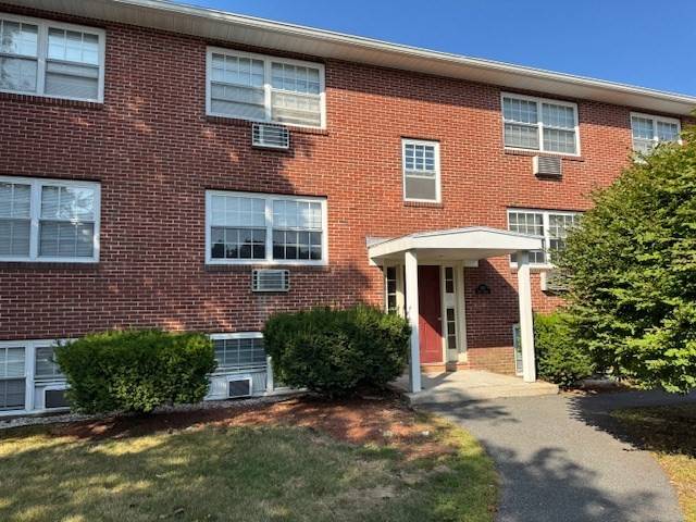 Woburn, MA 01801,300 Main Street #5