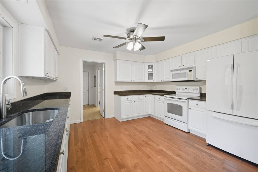 Gill, MA 01354,5 Boyle Rd