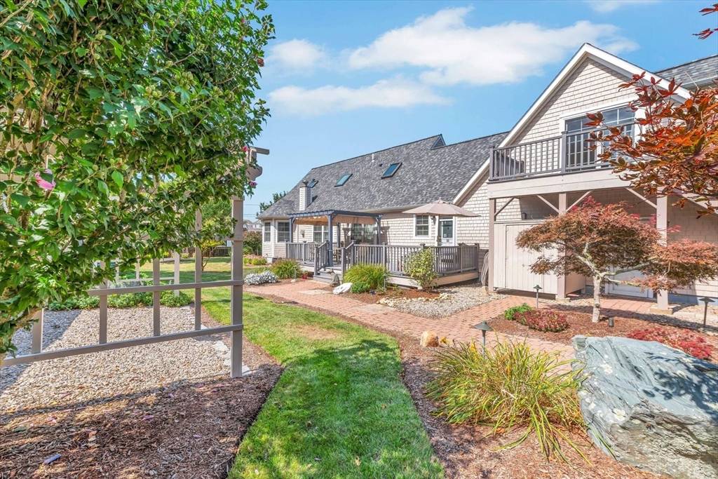 Dennis, MA 02638,69 Horsefoot Path