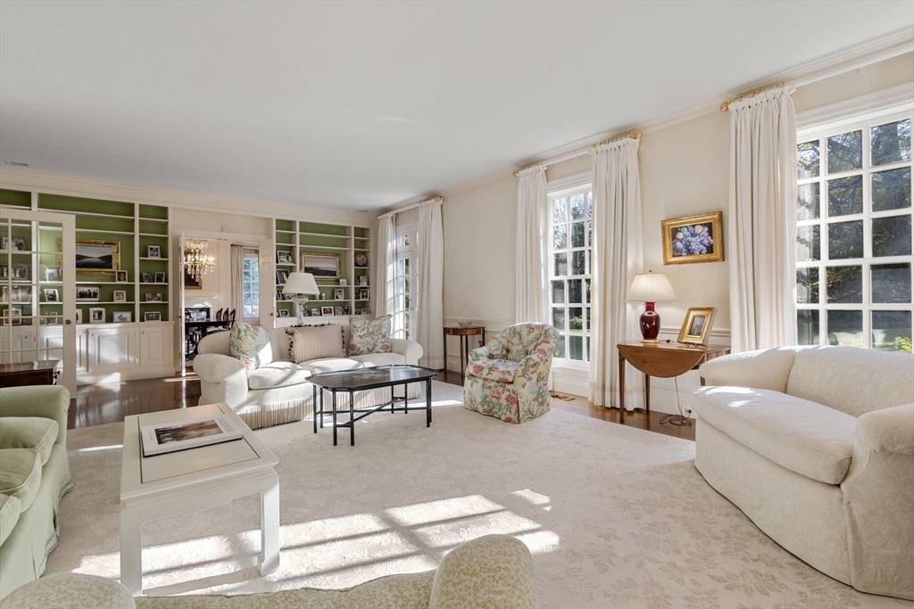 Brookline, MA 02445,71 Sears Rd