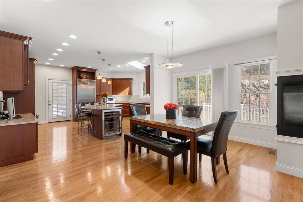 Natick, MA 01760,21 Whispering Ln