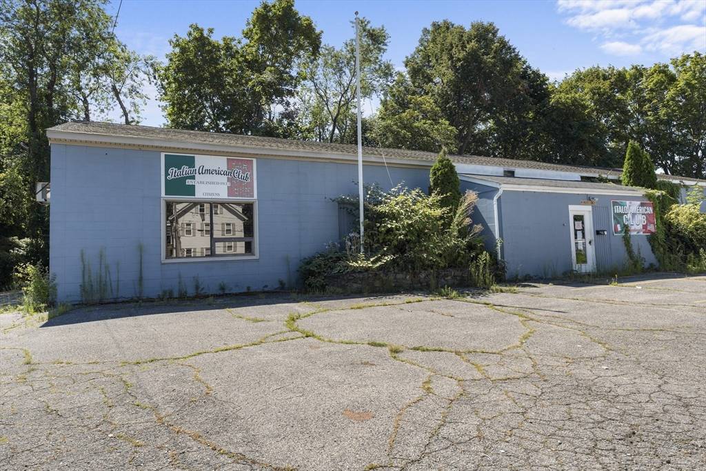 Warren, RI 02885,13 Kelly St