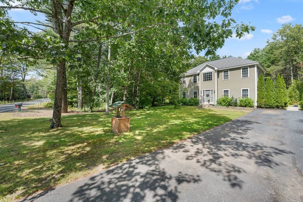 Brimfield, MA 01010,97 Apple Rd