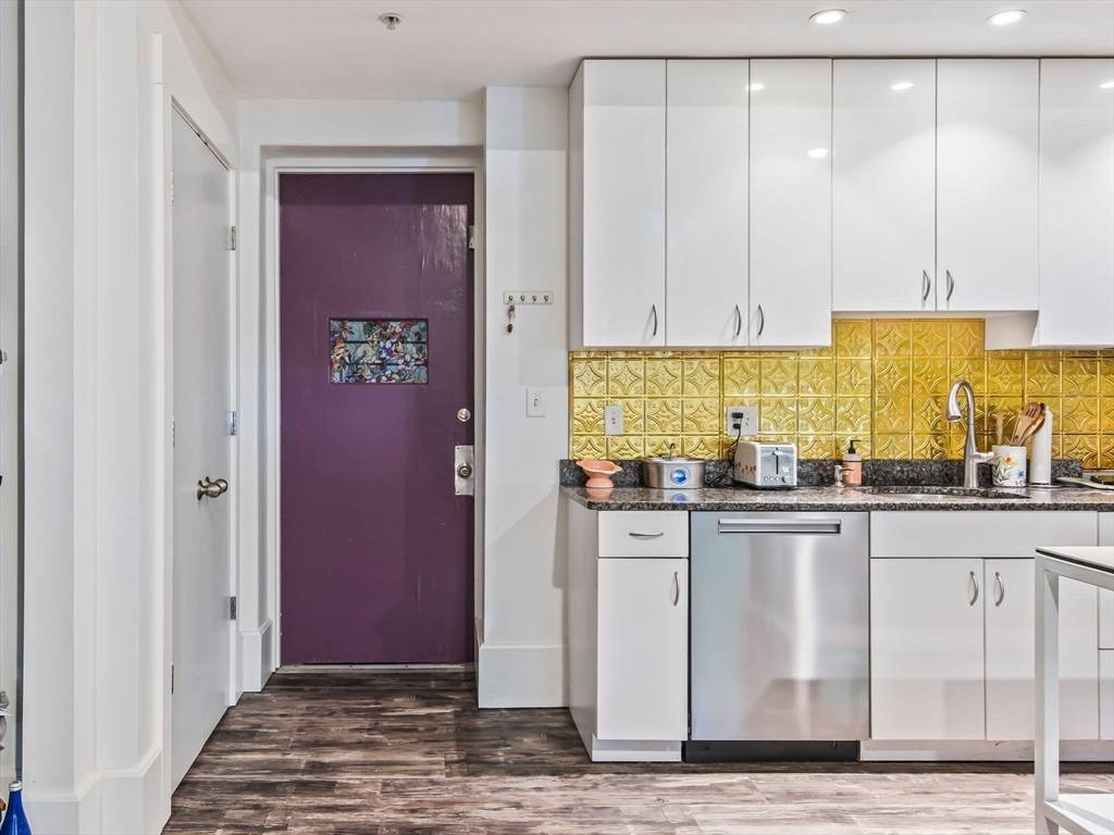 Worcester, MA 01604,28 Adams St #102