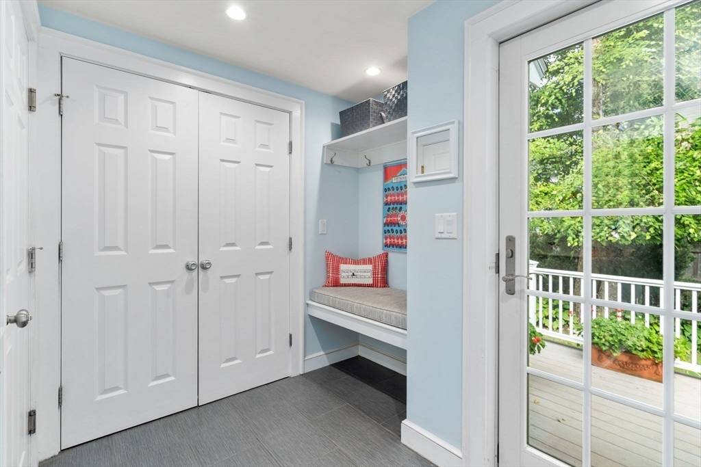 Wellesley, MA 02481,6 Wilde Rd