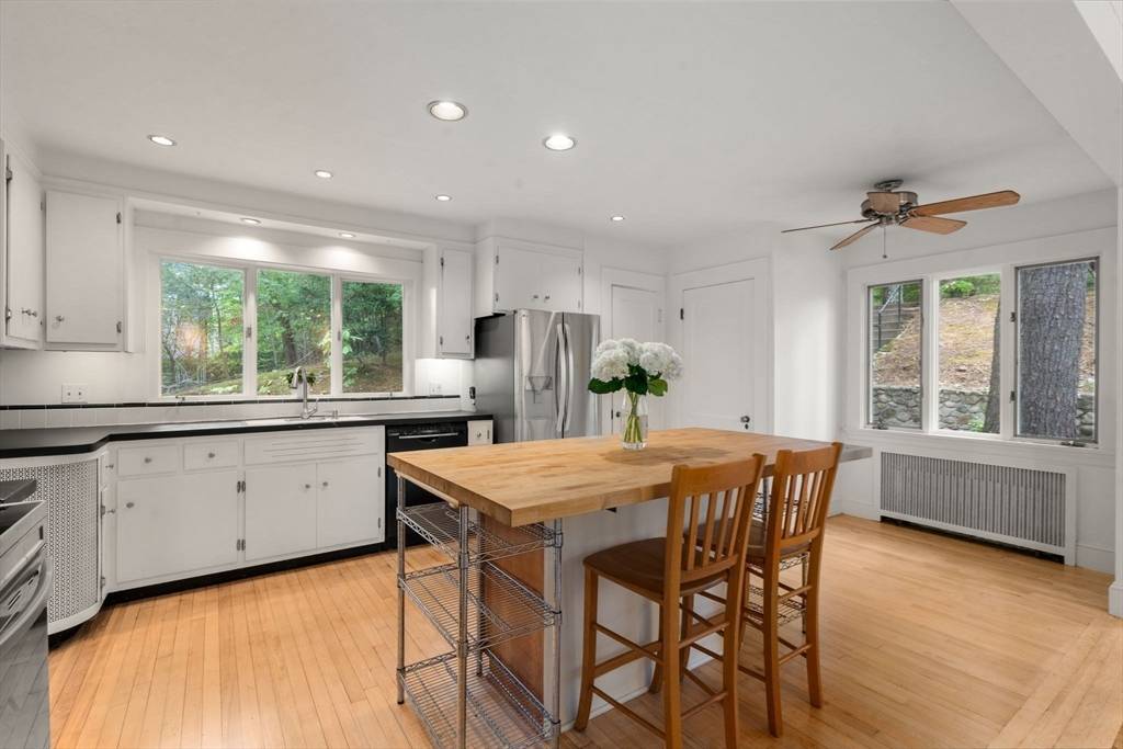 Newton, MA 02460,154 Beaumont Ave