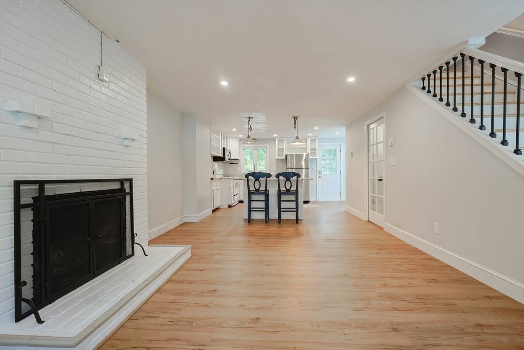 Marblehead, MA 01945,115 Green St. #A