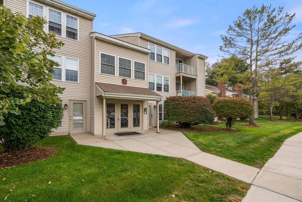 Natick, MA 01760,3 Thoreau Ct #8