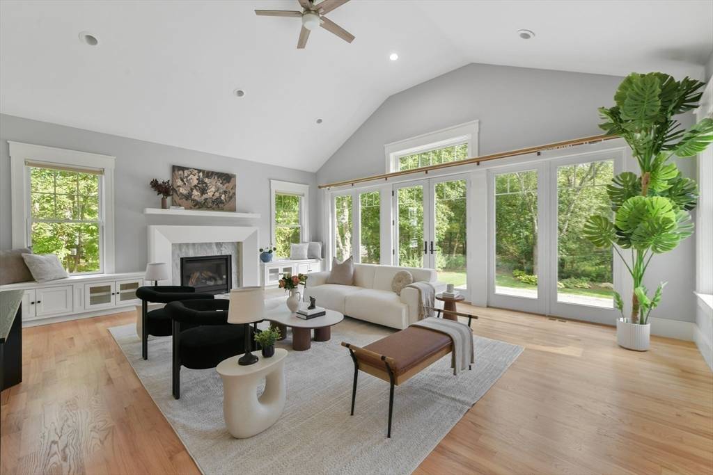 Wellesley, MA 02481,6 Norwich Rd