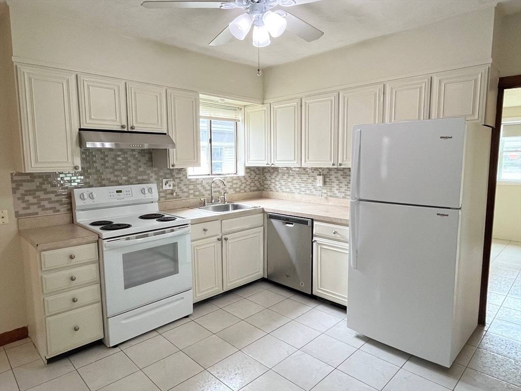 Medford, MA 02155,12 Carney Street #00