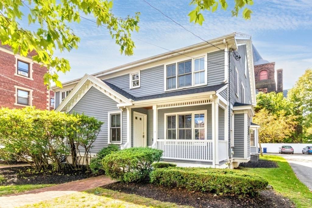 Newton, MA 02458,12-20 Richardson Street #14