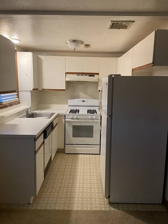 Mansfield, MA 02048,6 Bristol St. ##2B