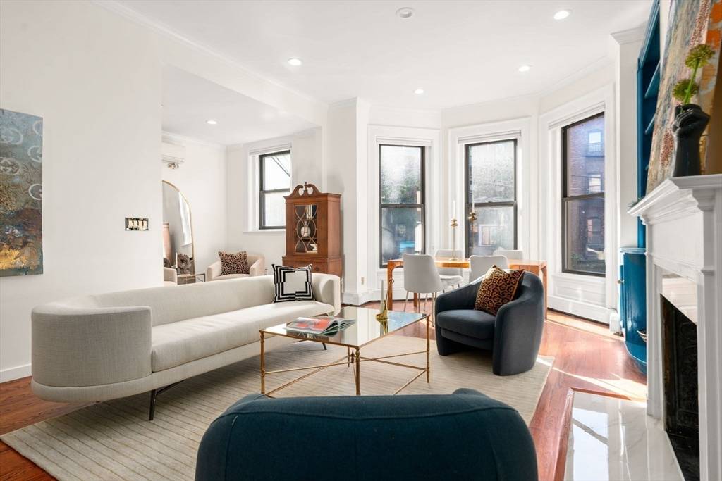 Boston, MA 02115,457 Beacon St #5