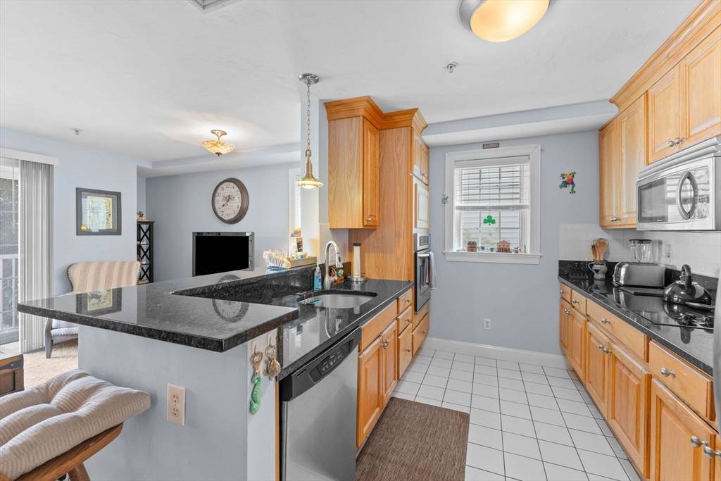 Canton, MA 02021,21 Wall St #B