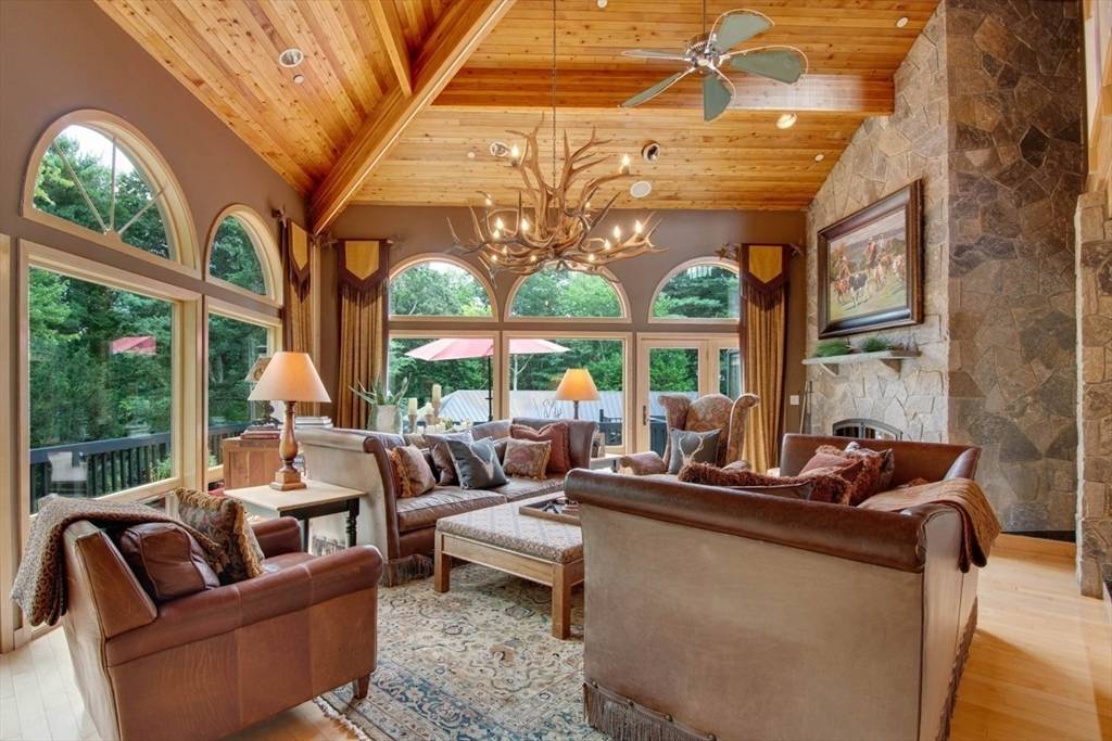 Framingham, MA 01701,6 Mountain View Dr