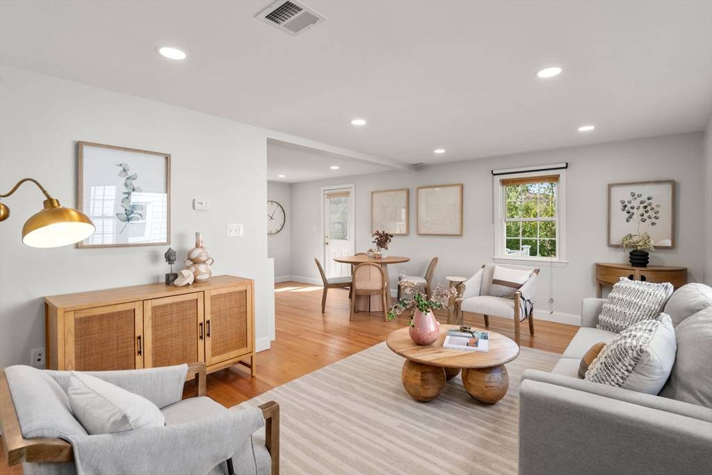 Arlington, MA 02474,2-4 Norcross Cir #4