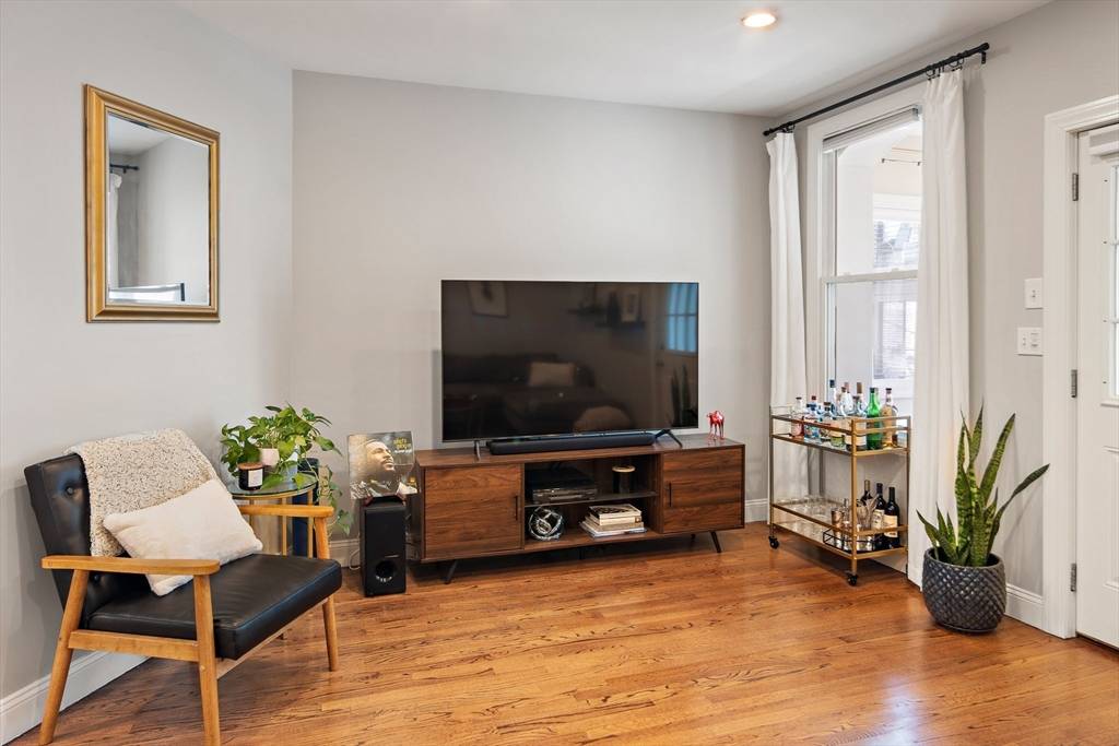 Boston, MA 02128,127 Cottage St #2