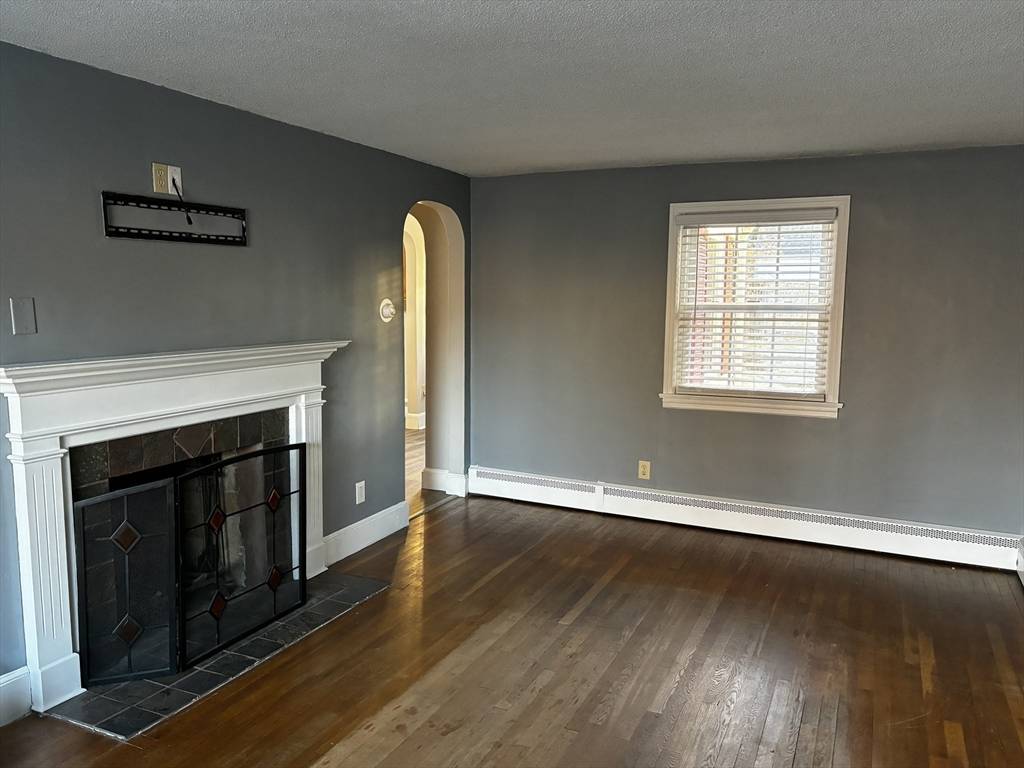 Springfield, MA 01118,283 Plumtree Rd