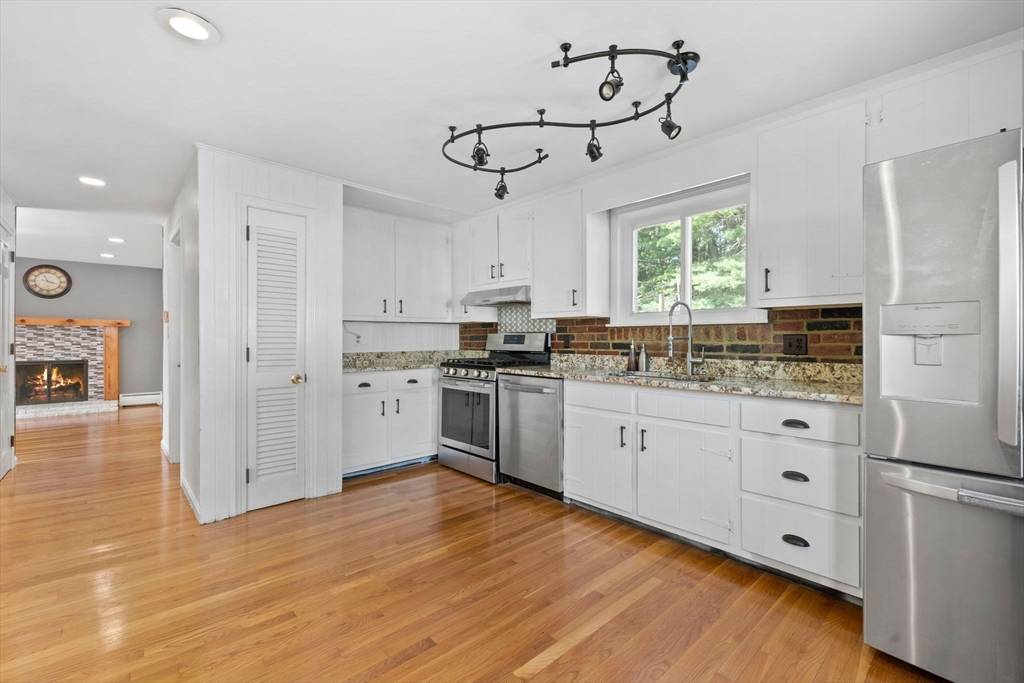 Andover, MA 01810,83 Lowell St