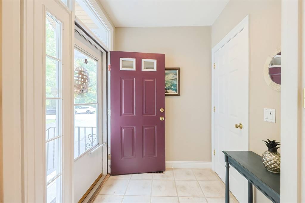 Norton, MA 02766,11 Edgewater Dr #11