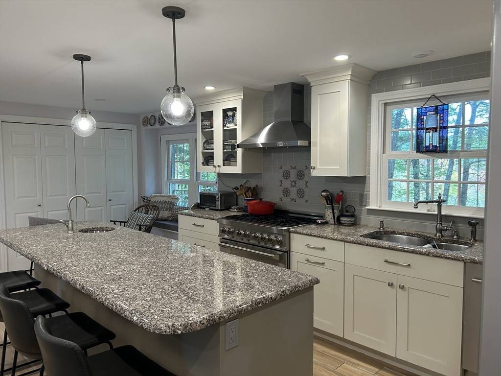 Groton, MA 01450,21 Heritage Lane