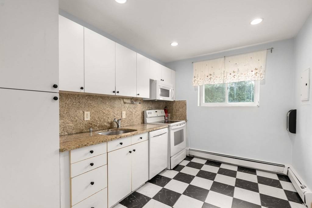 Boston, MA 02132,21 Westgate Rd #6