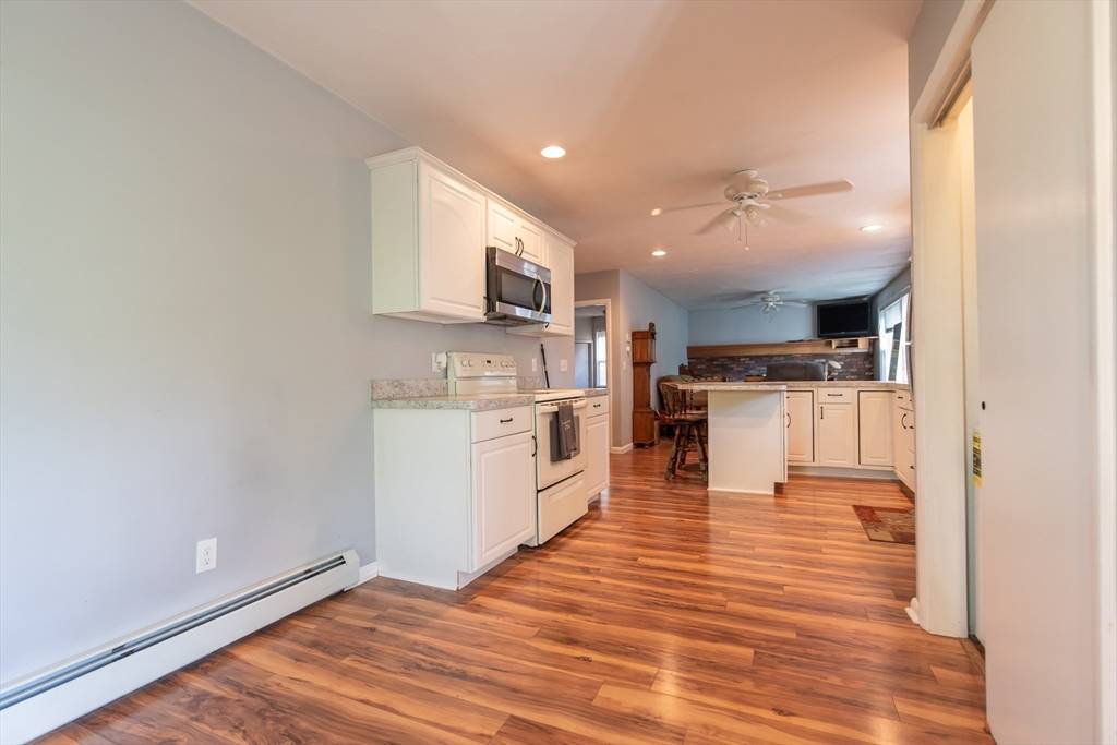 North Smithfield, RI 02896,2 Raymond St