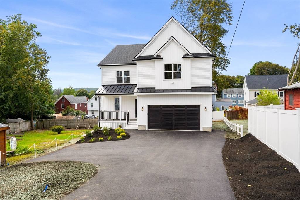 Woburn, MA 01801,61 Mt Pleasant St