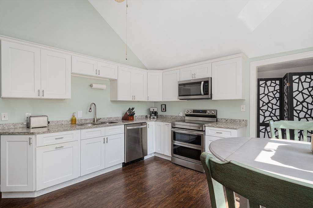 Wrentham, MA 02093,270 Dedham St