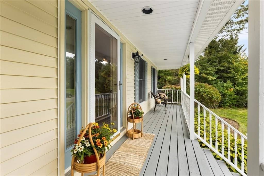 Taunton, MA 02718,51 Swan Dr