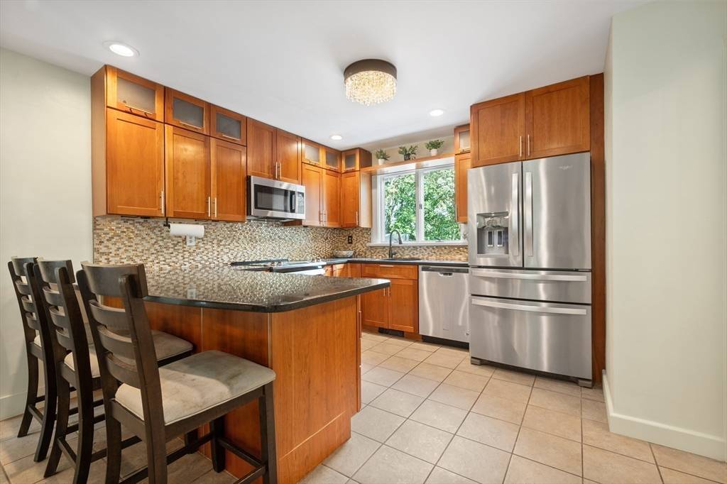 Rowley, MA 01969,121 Daniels Rd