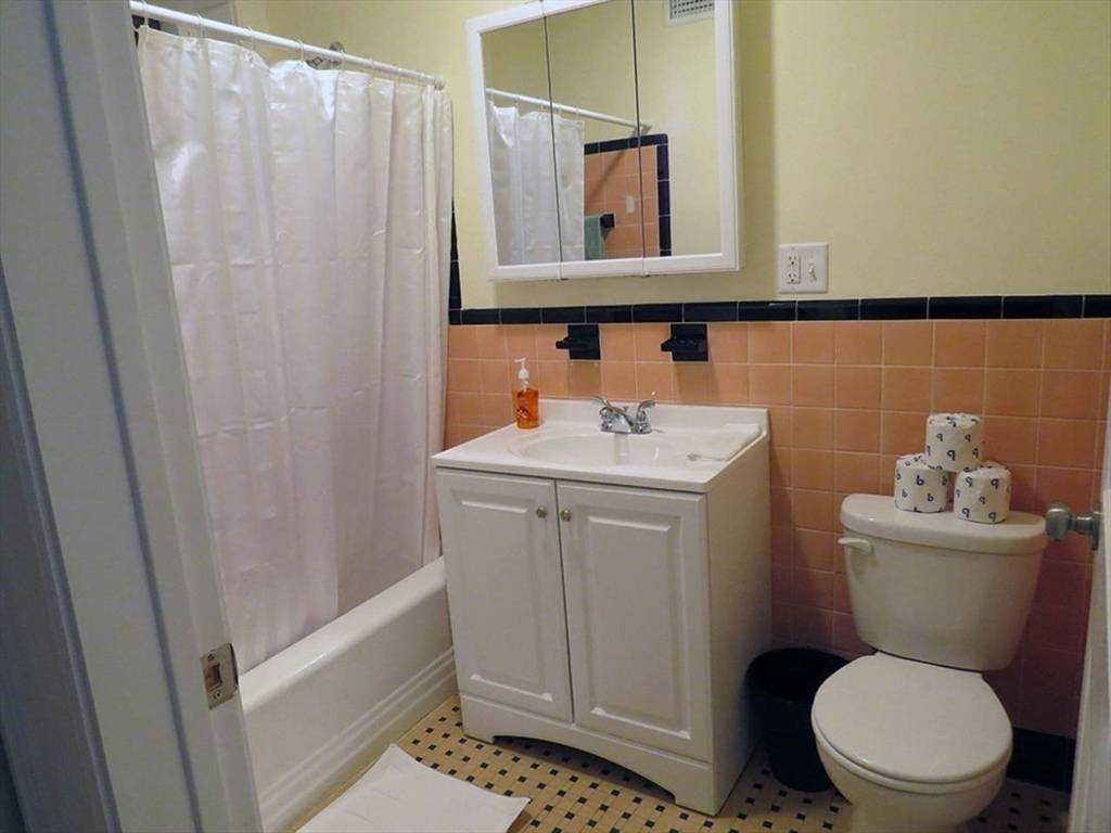 Brookline, MA 02446,1463 Beacon #4